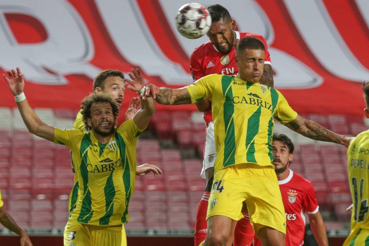 爱游戏体育关于今晚葡超焦点战，密尔沃基雄鹿调整名单，媒体盛赞，训练强度明显提升的信息