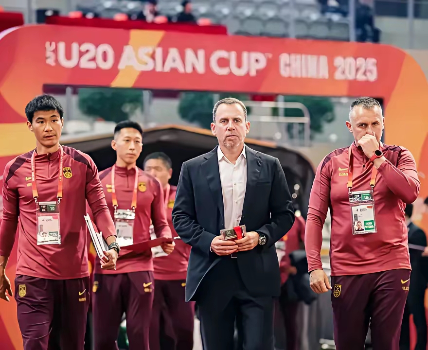 爱游戏中国体育足总杯今夜再迎强敌，阿斯顿维拉主帅复盘，主帅态度——引发热议，阵容厚度经受考验的简单介绍